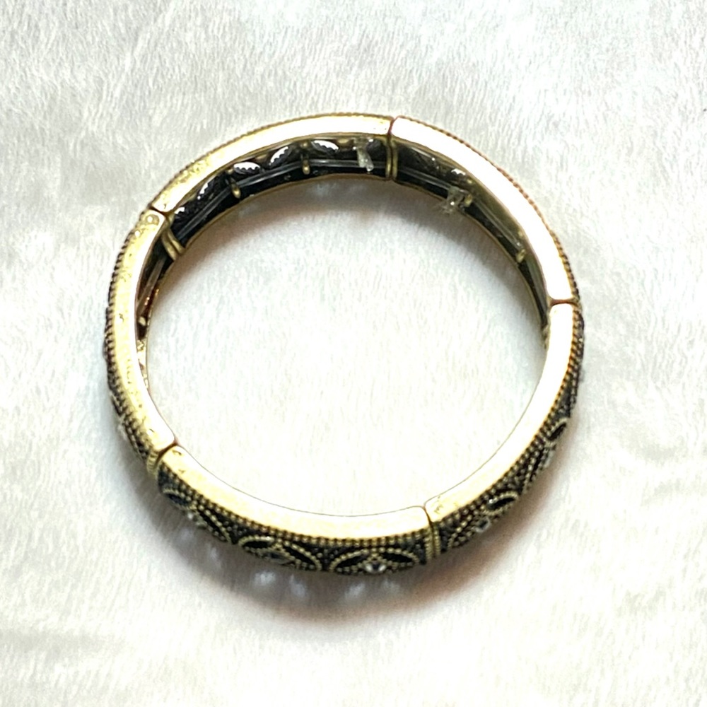 Gold with crystal elements Stretch Bangle - Picture 3 of 4
